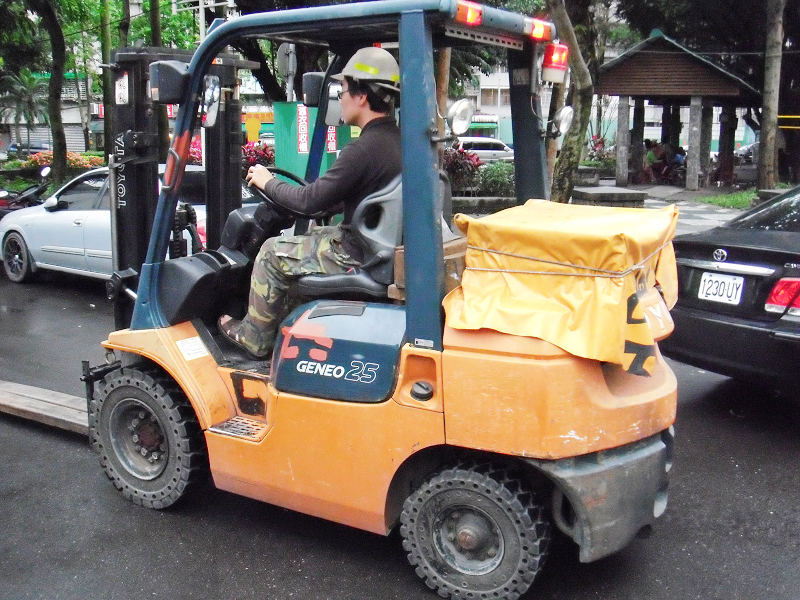 力大號堆高機出租