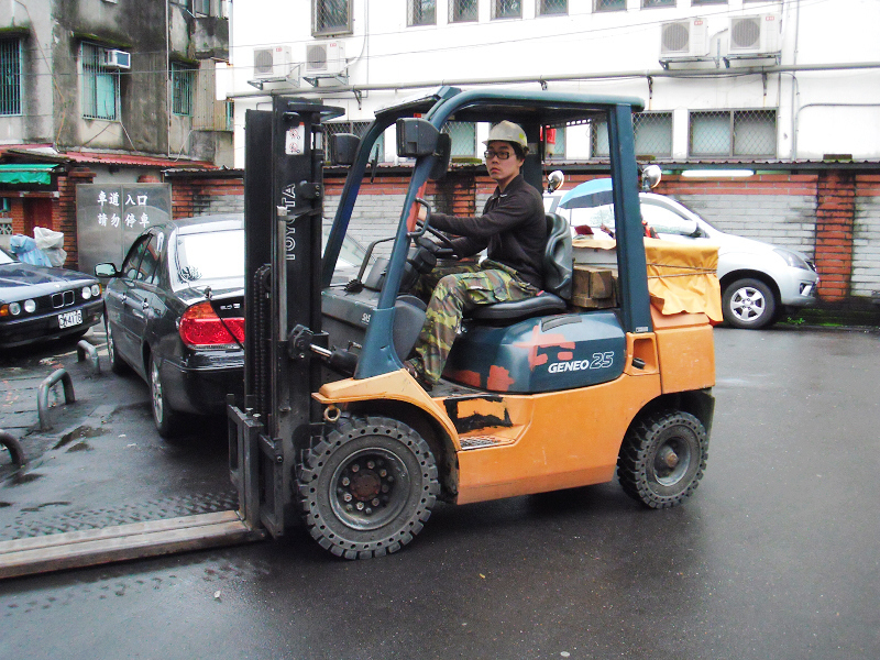 力大號堆高機出租