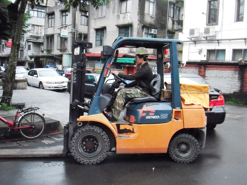 力大號堆高機出租