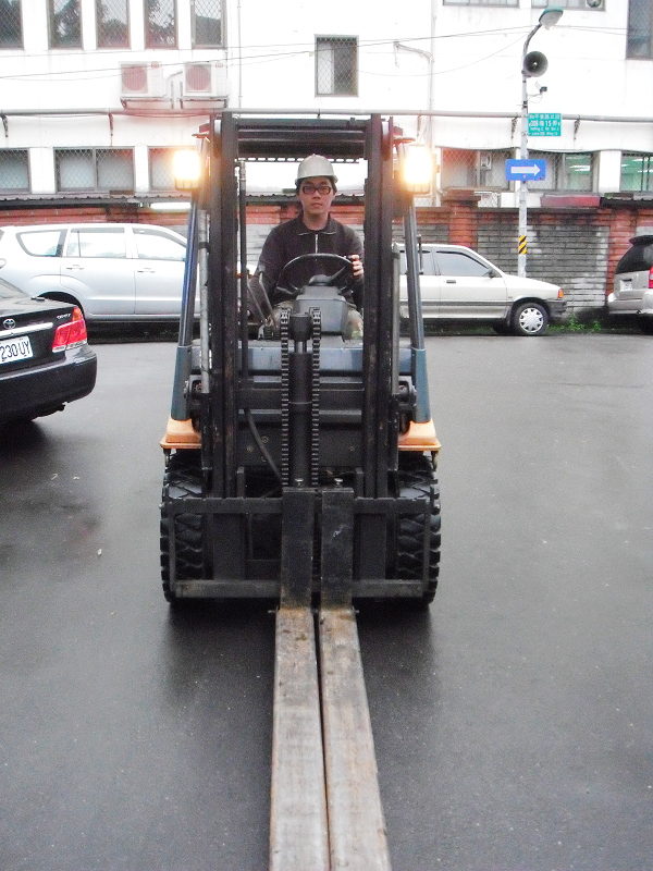 力大號堆高機出租