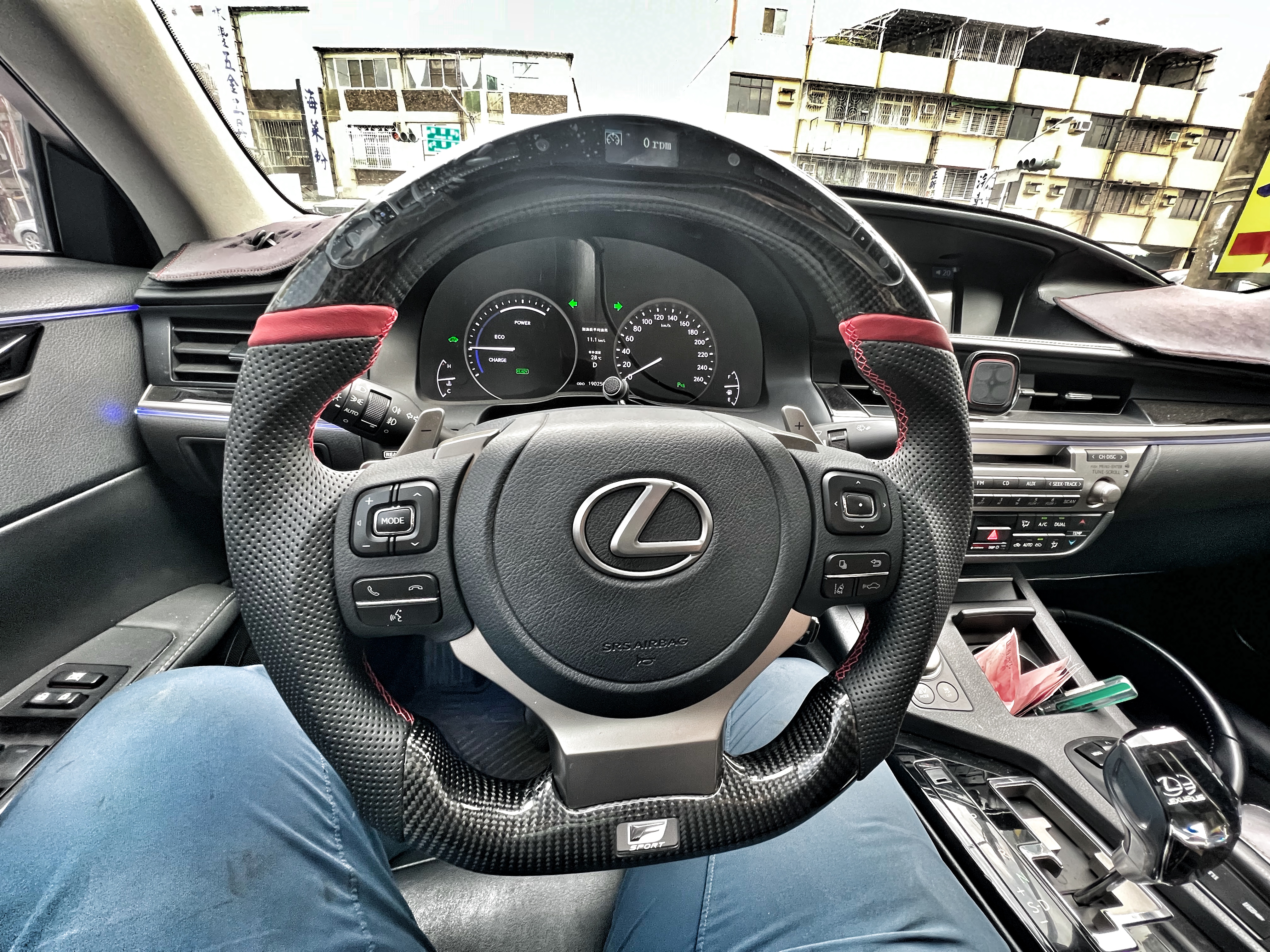 智慧型方向盤(原廠F-SPORT銀標)