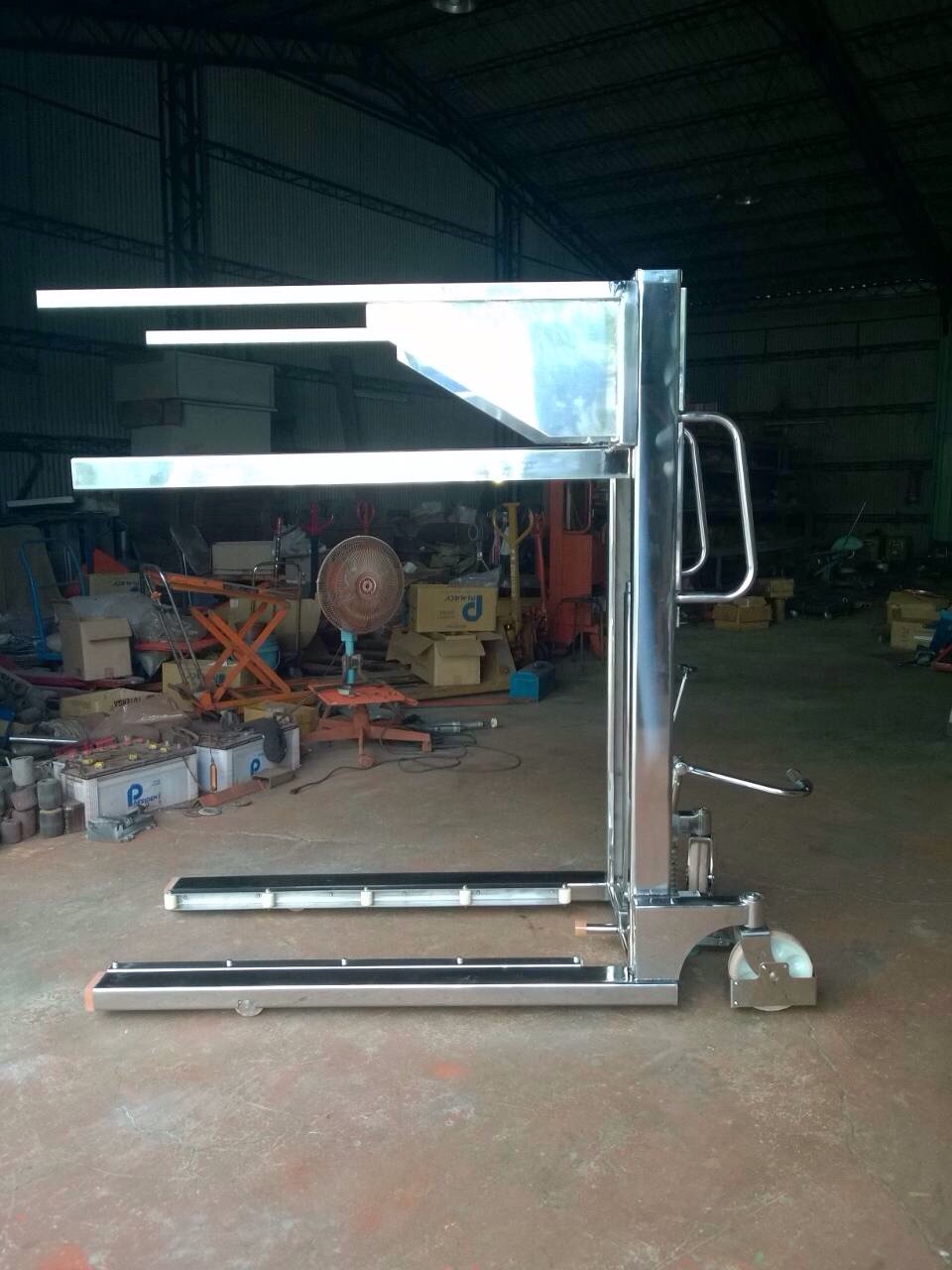 白鐵堆高機(三)