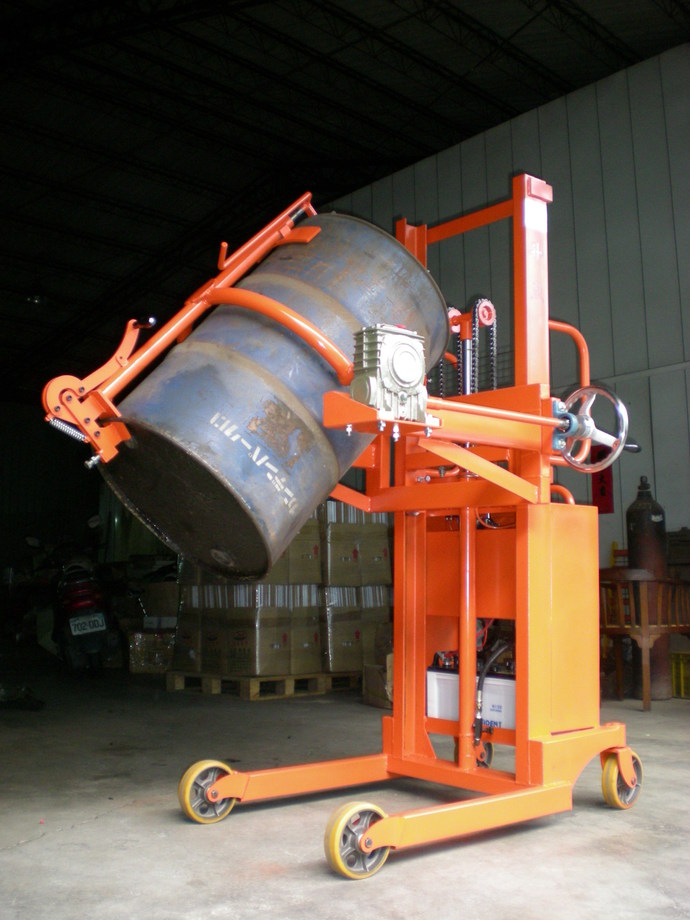 半電動油桶倒料機