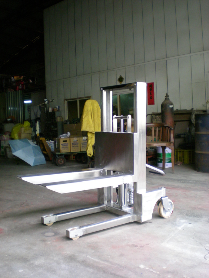 油壓式白鐵堆高機(一)