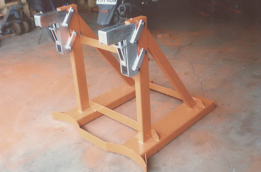 雙桶油桶夾具(一)