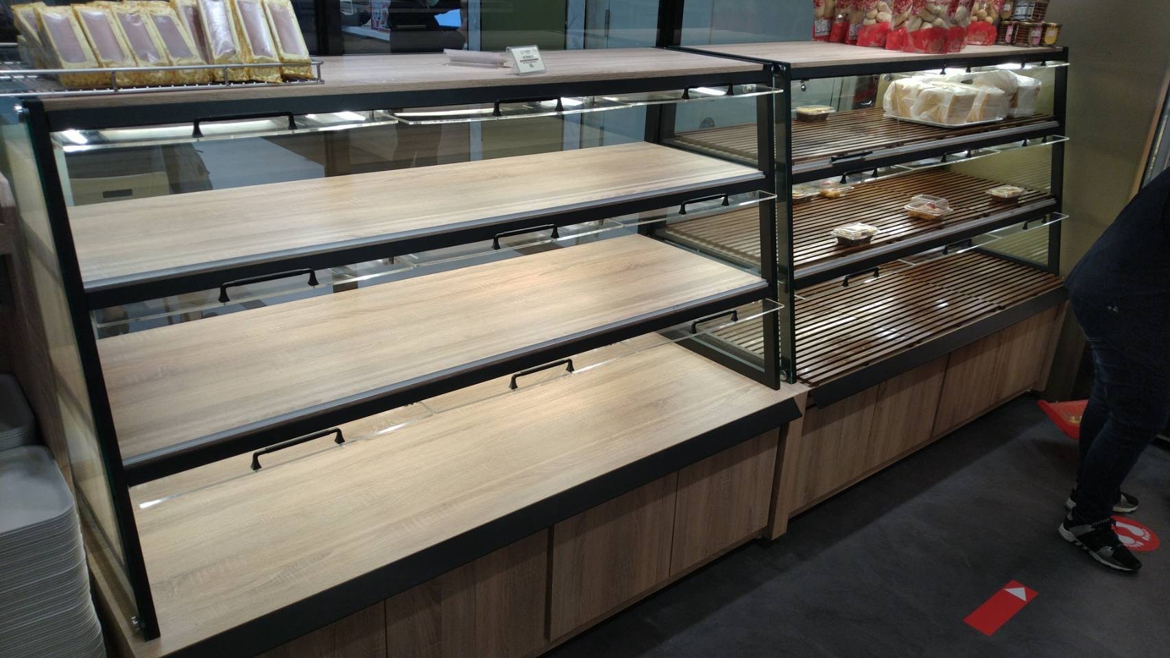 上掀推門玻璃櫃