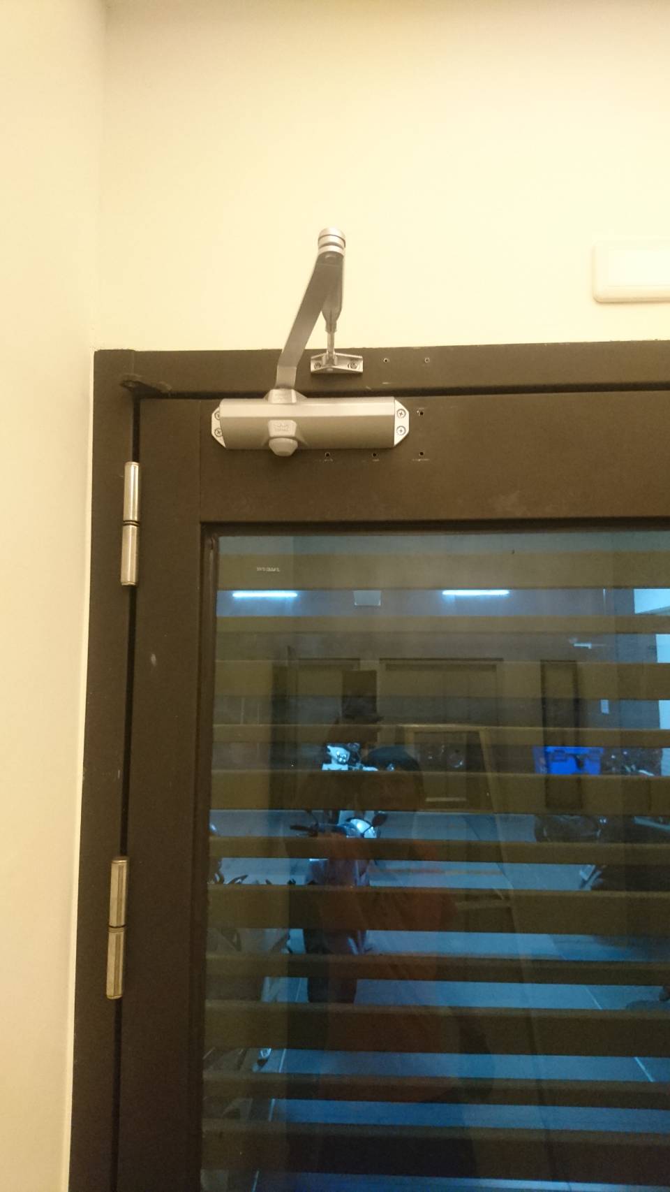 住家門弓器安裝