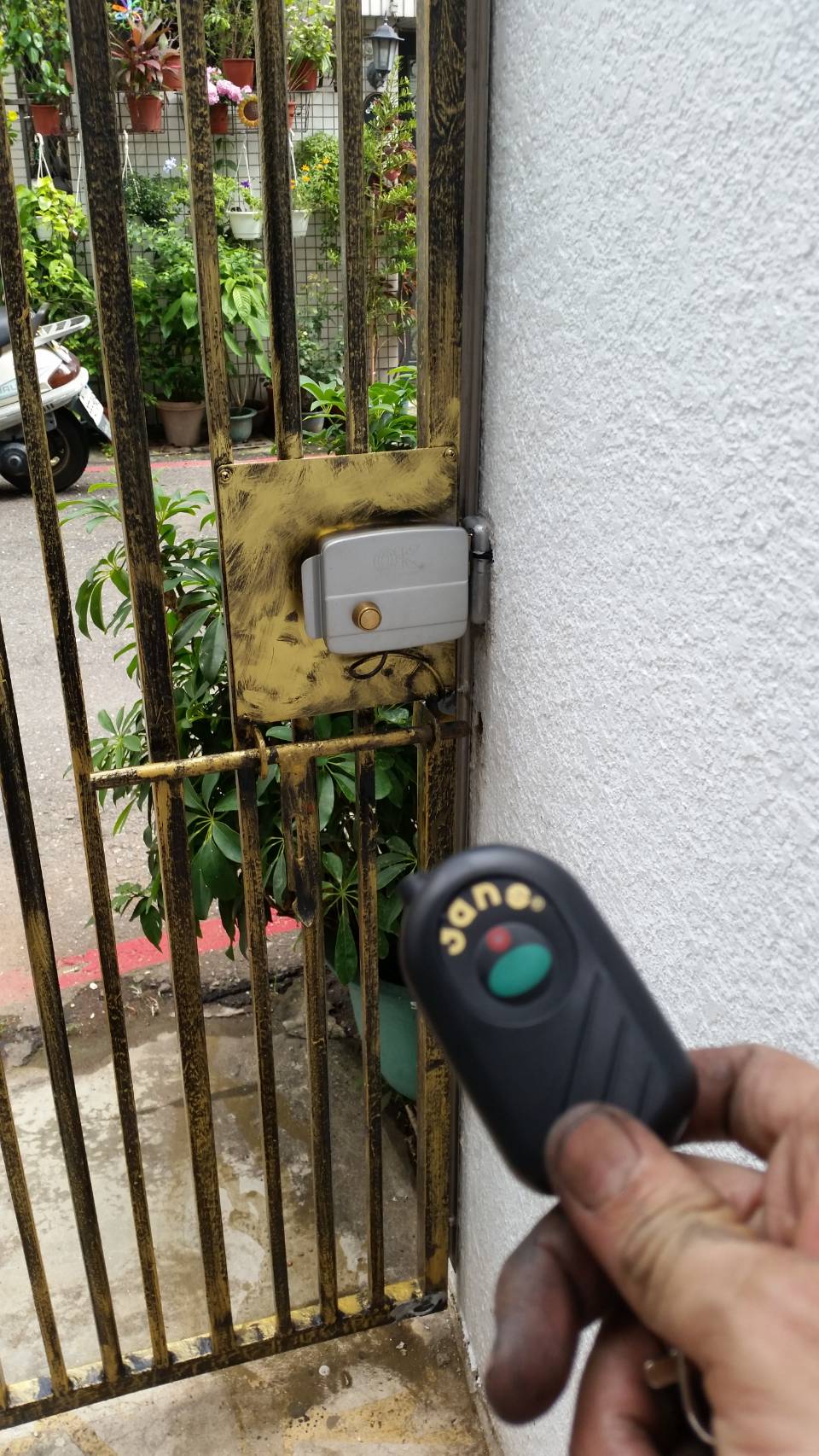 電鎖遙控器安裝