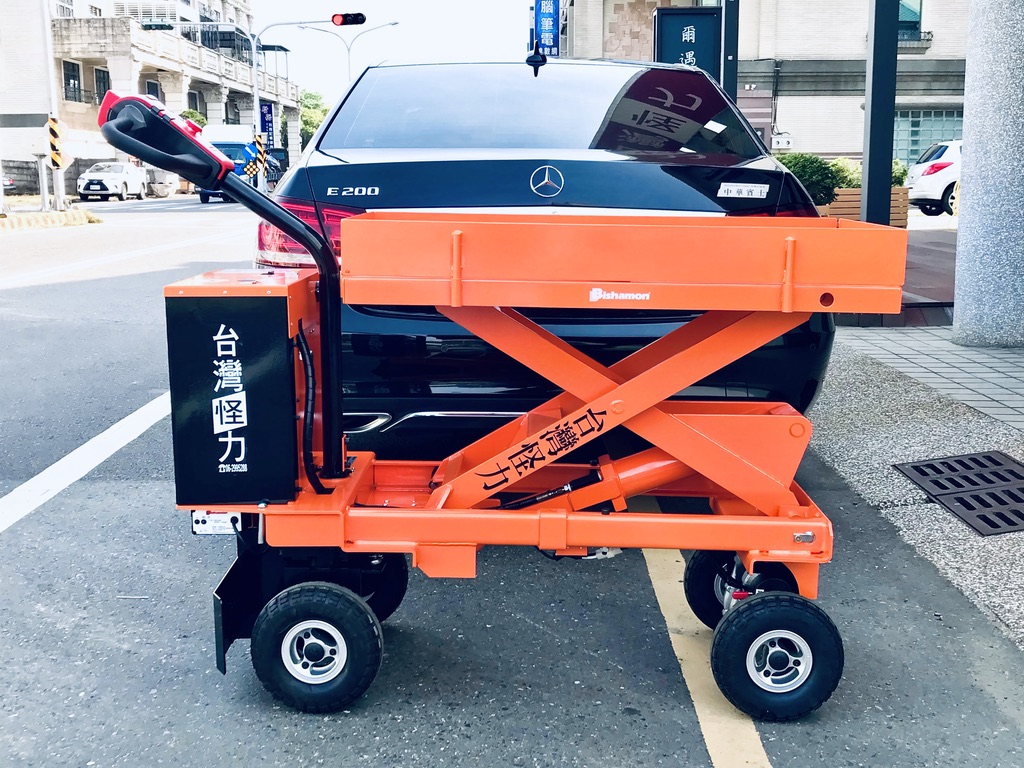 越野電動升降台車8