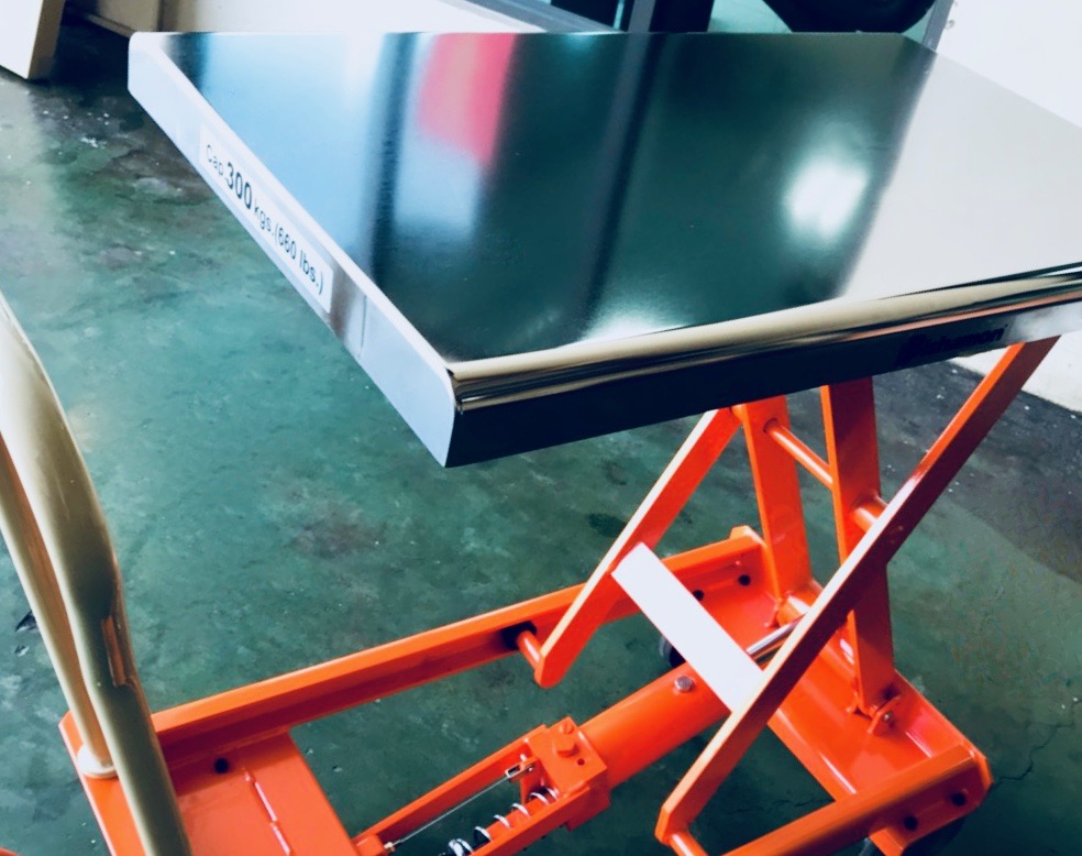 不鏽鋼白鐵面板升降台車