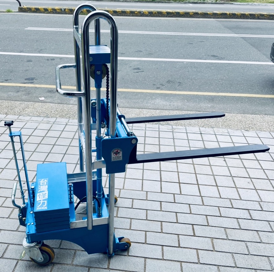 配重型迷你堆高機（配重塊可拆）3