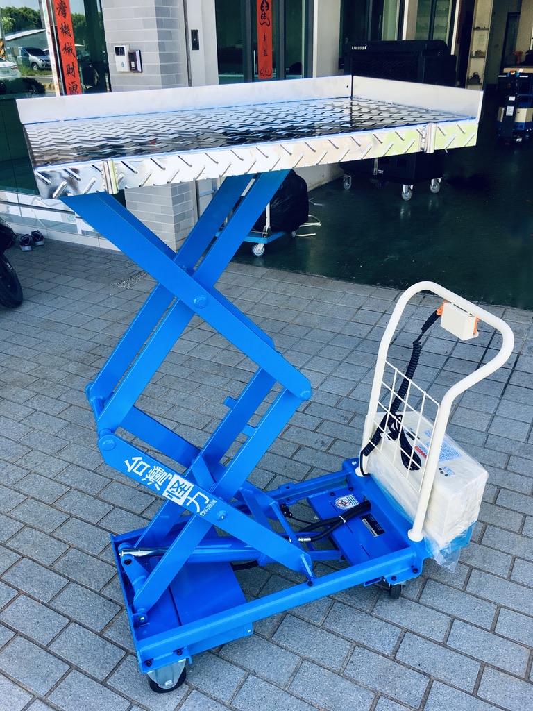 電動升降台車＋不鏽鋼花紋板-1