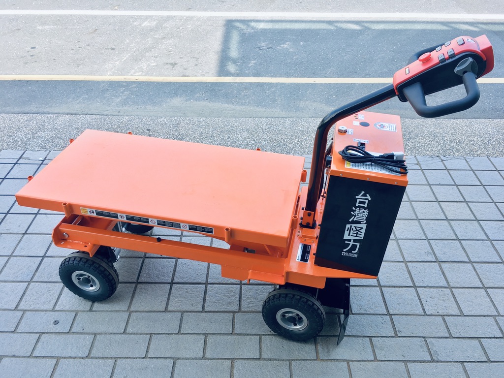 越野電動升降台車1