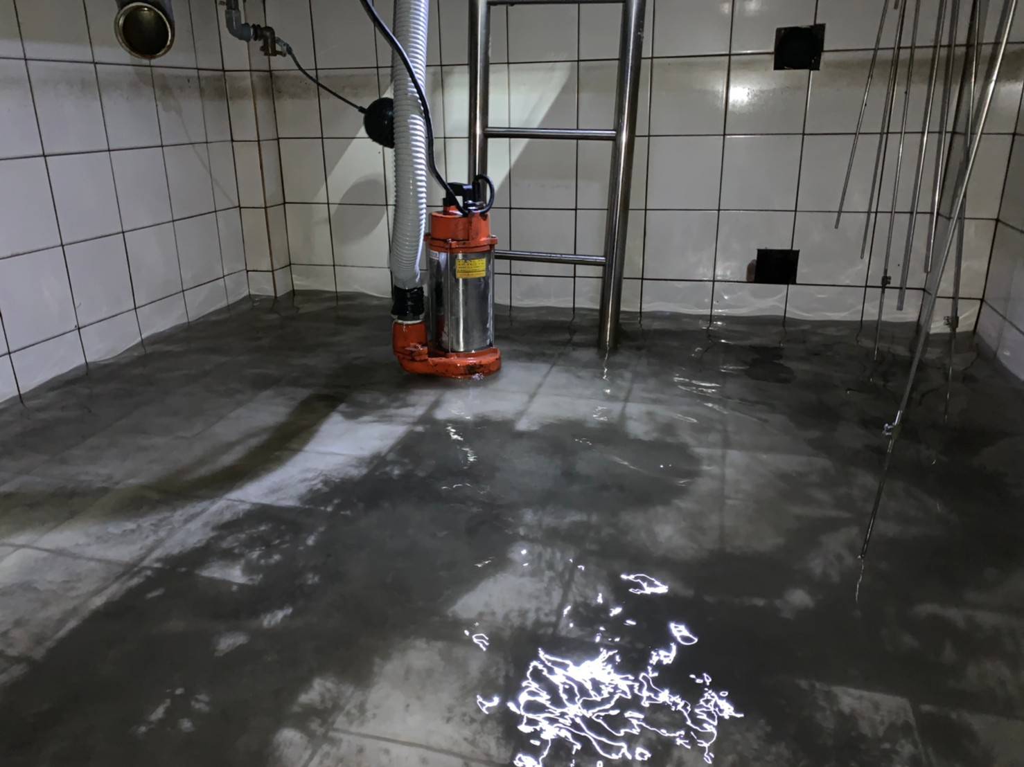 洗水塔、清洗水管、熱水器管路清洗