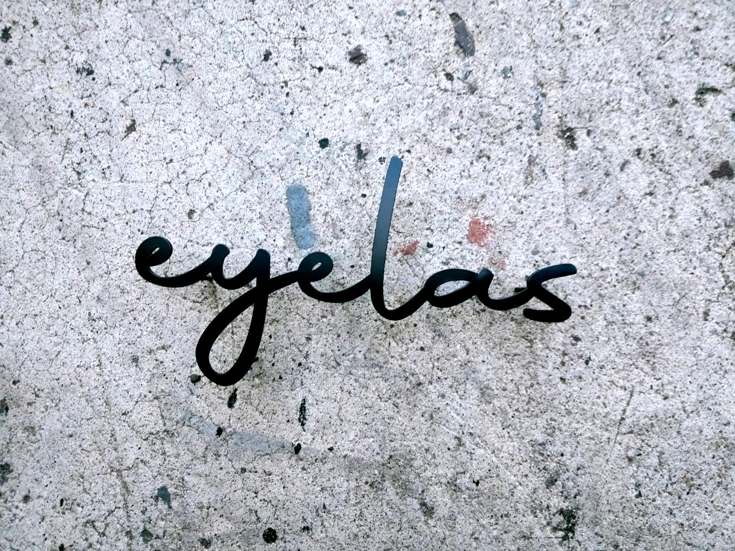 雷射切割黑鐵字