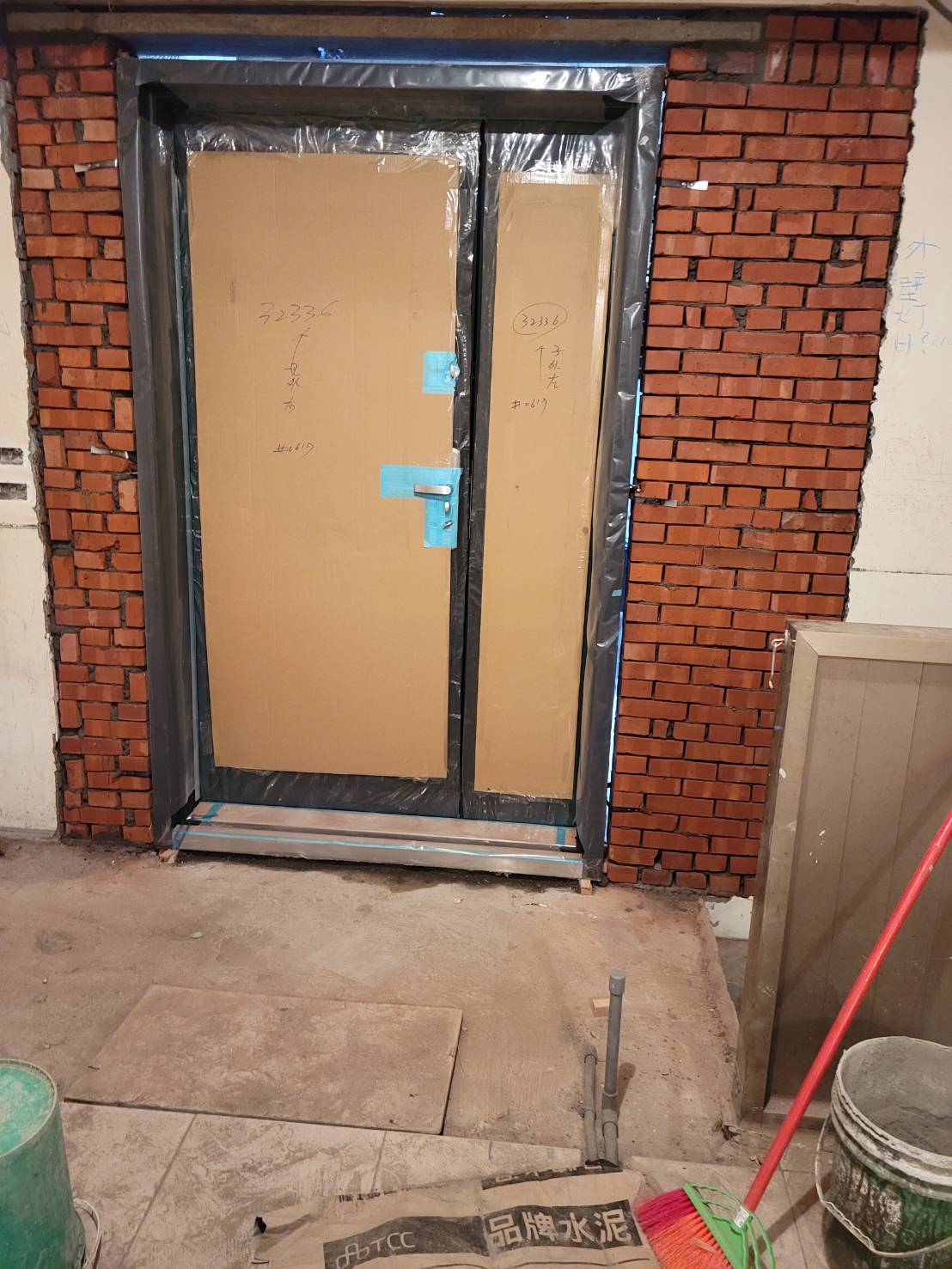 大鑅精品門-玄關門組施工前後