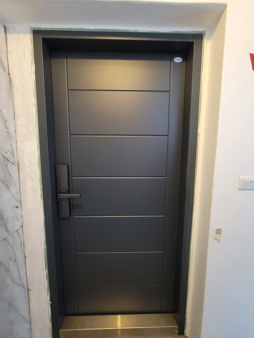 大鑅精品門-F60A防火七加二壓花玄關門組搭配APD電子鎖