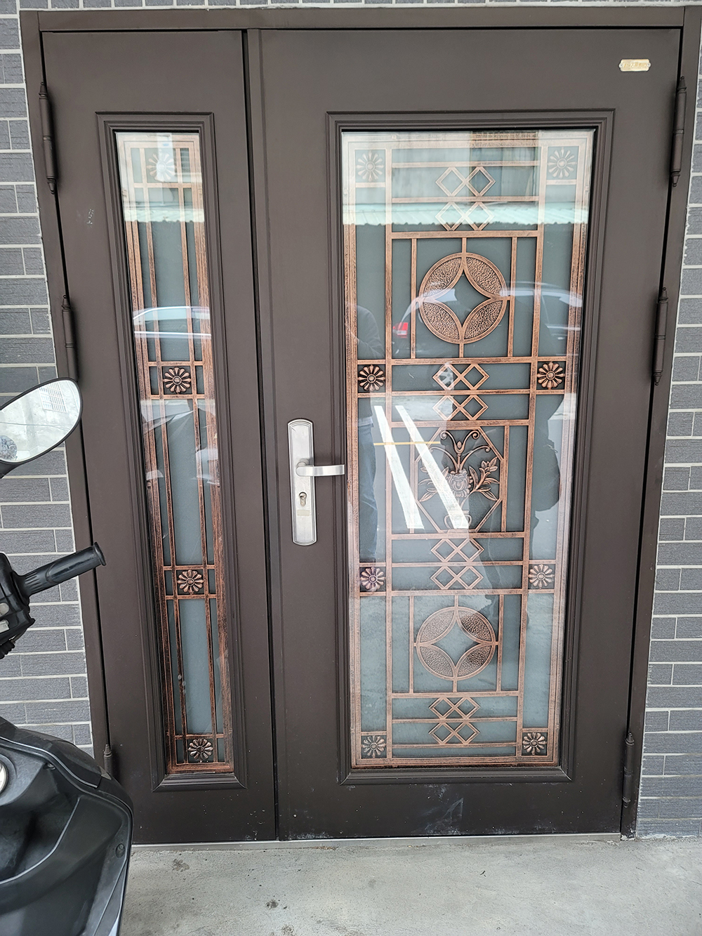 大鑅精品門-DR33-704金幣輝煌子母單玄關門組