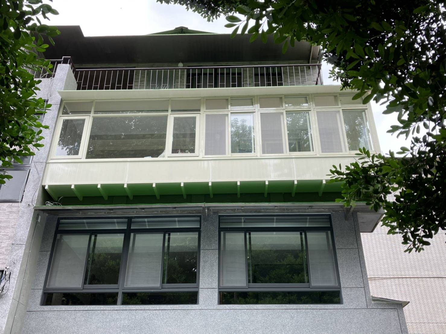 大鑅精品門-外凸窗