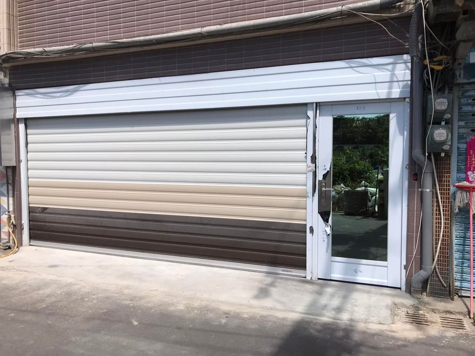 鶯歌客人進度完成了，趁著連續假期趕緊把小門裝上！