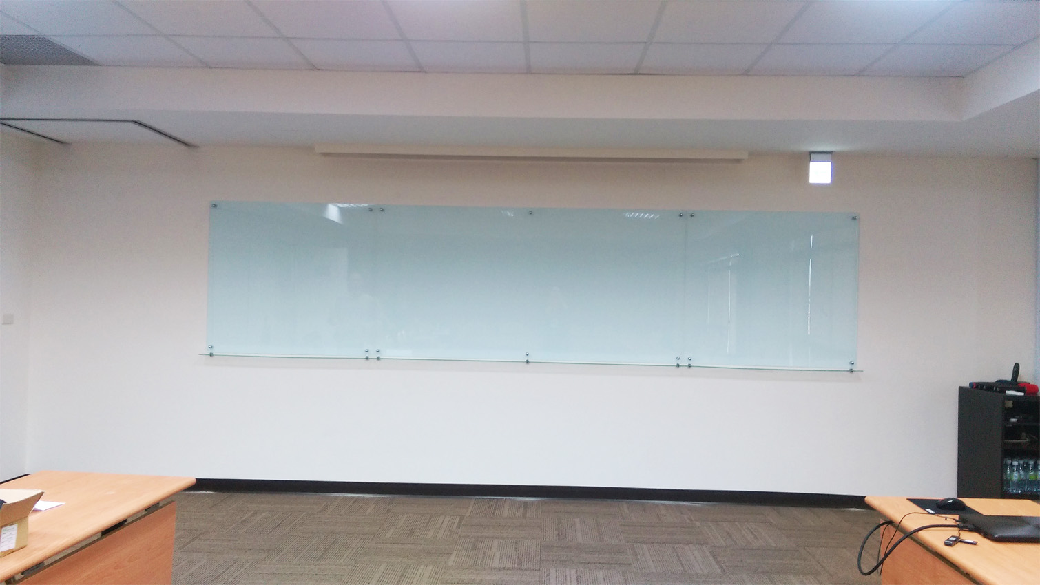 玻璃白板客製化訂做、安裝、施工