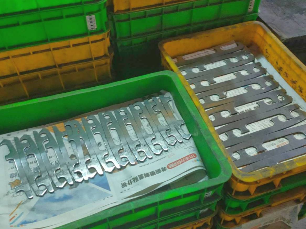 五金零件拉絲研磨加工