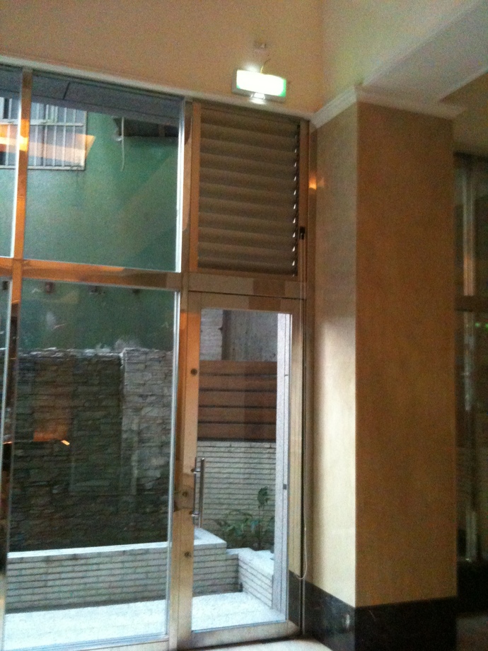 活動百葉窗施工-台北通化街大樓