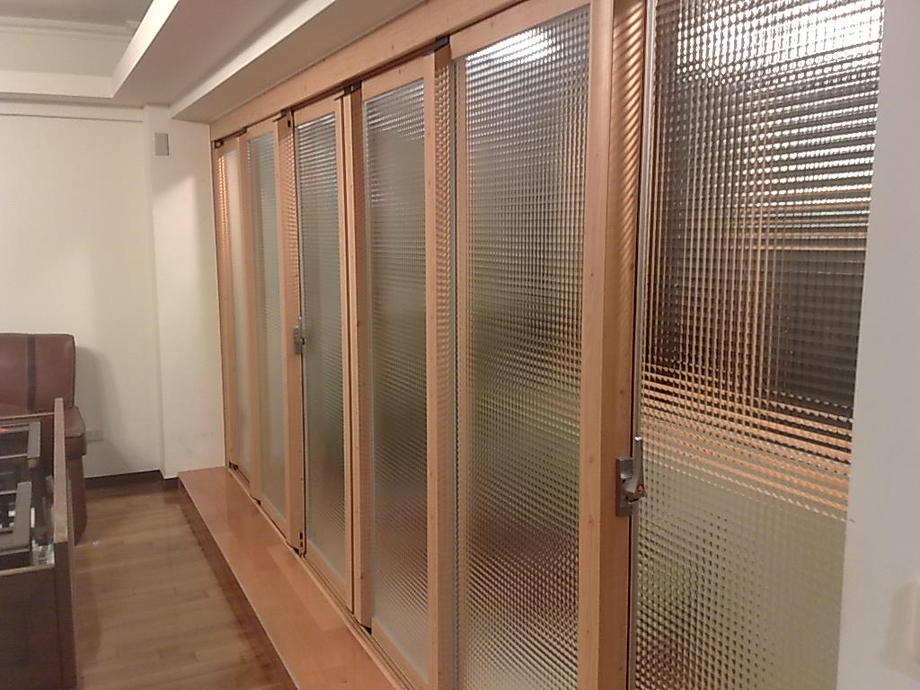 門窗施工-新生南路(木紋色)