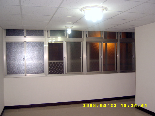 陽台窗施工-永亨路