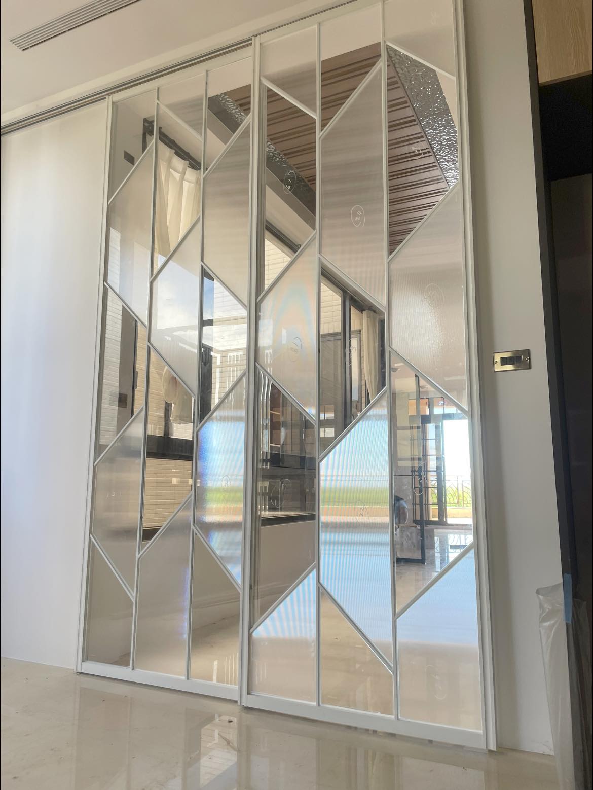 東港區嘉新一街案-緩衝式懸吊門