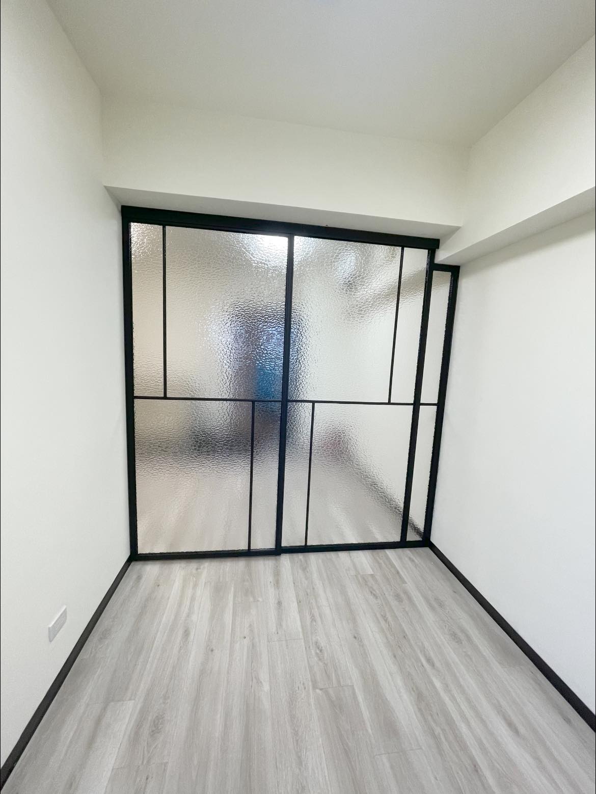 楠梓區惠義街案-緩衝懸吊拉門