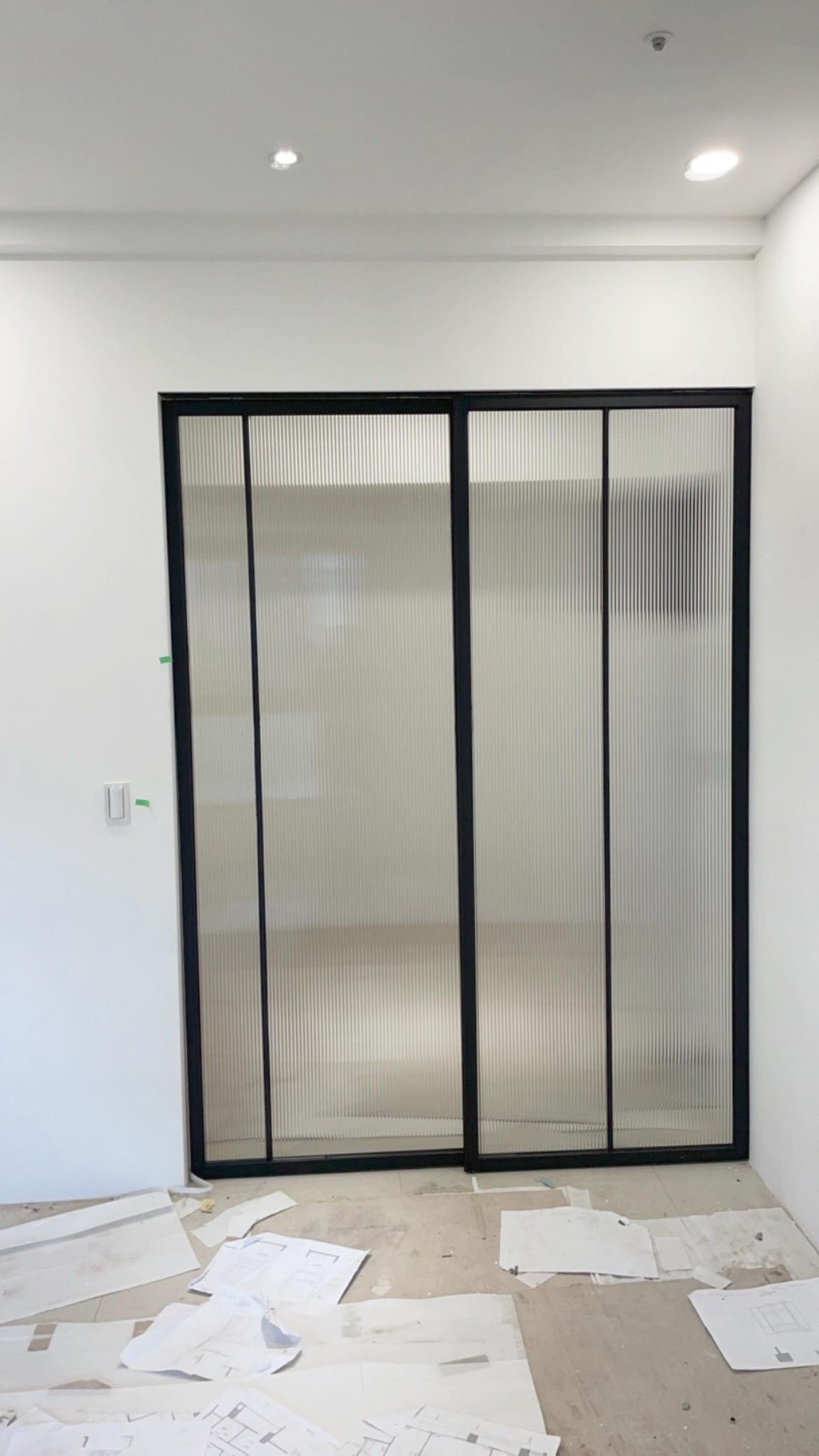 凱旋一路案-緩衝式懸吊門