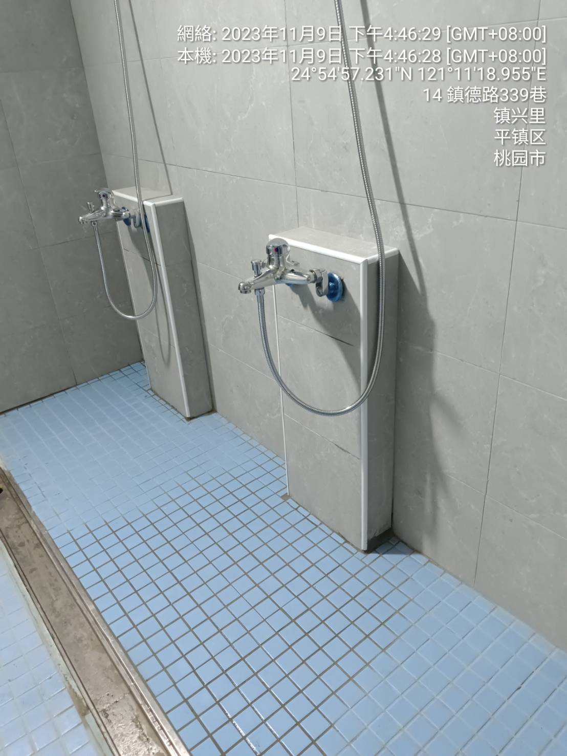 治平高中宿舍浴室壁地磚黏貼