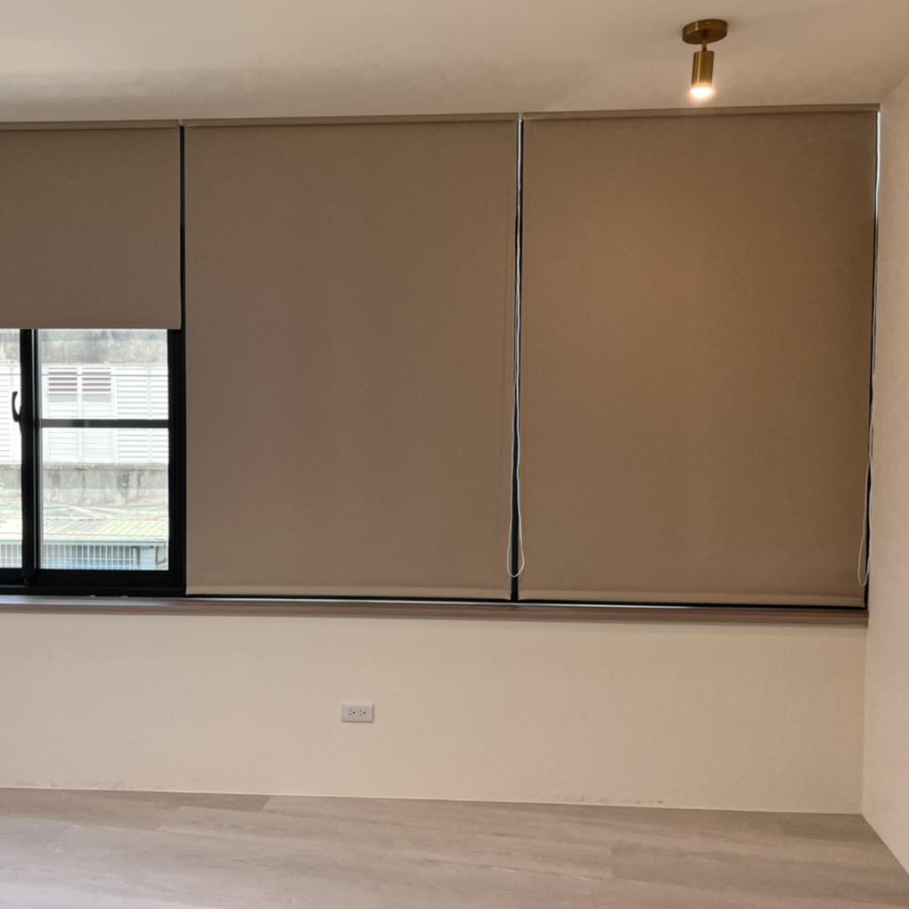 居家客廳遮光捲簾