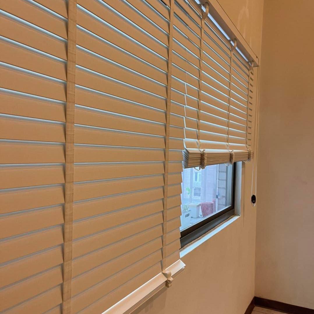 嘉義市_木片百葉窗_客廳