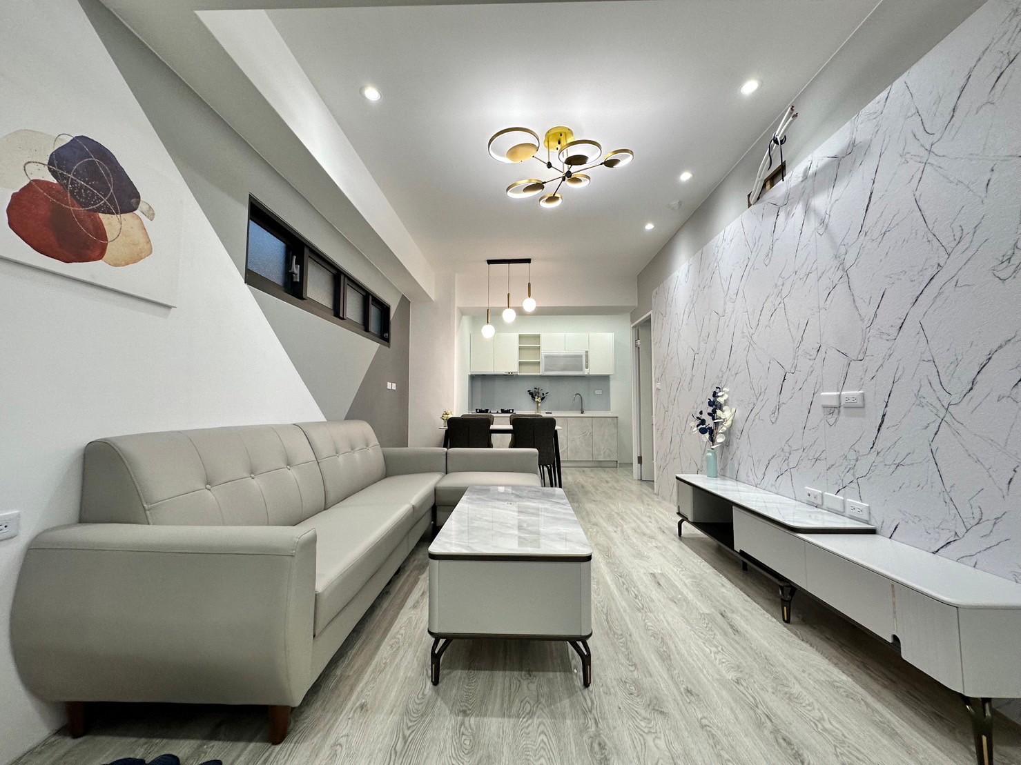 秀泰商圈市中心美3房