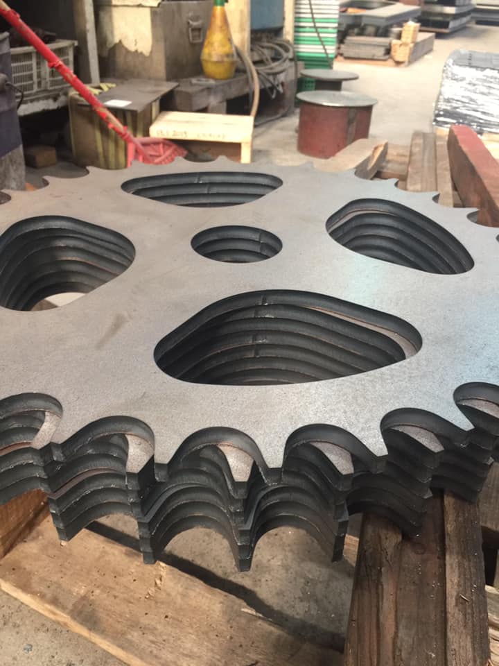 鐳射切割中碳板12mm-01