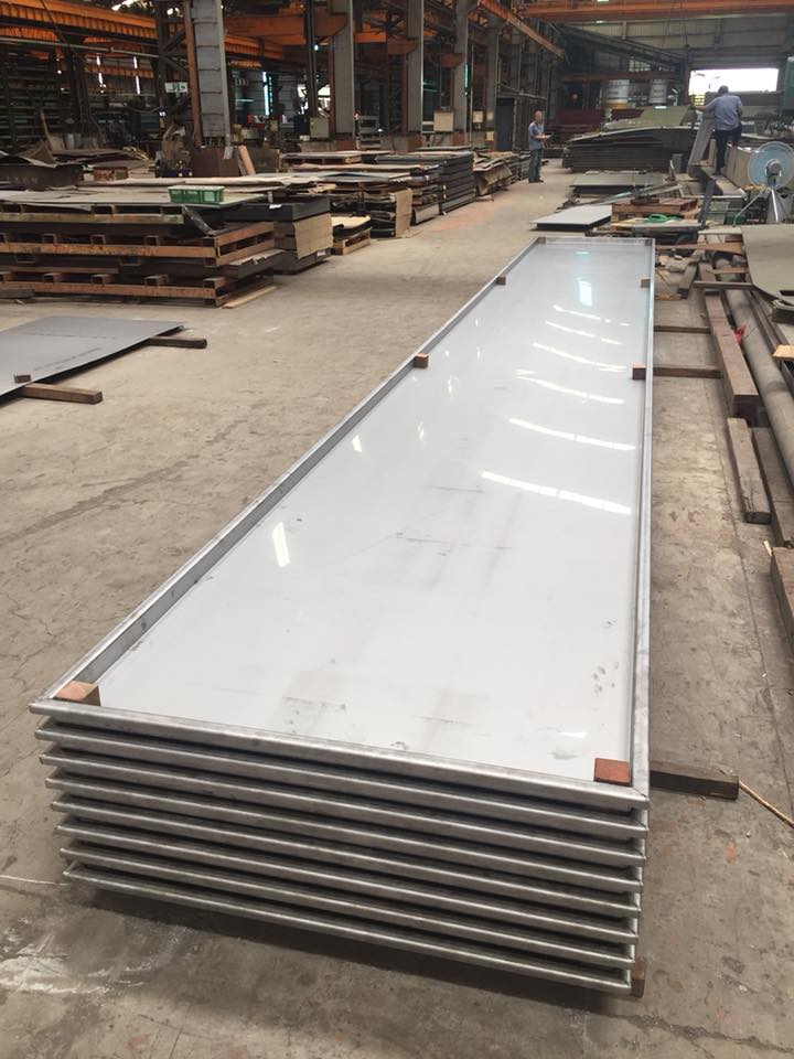 雷射切割長度8180mm寬度1230mm,一體成型，用8米長折床曲折成02