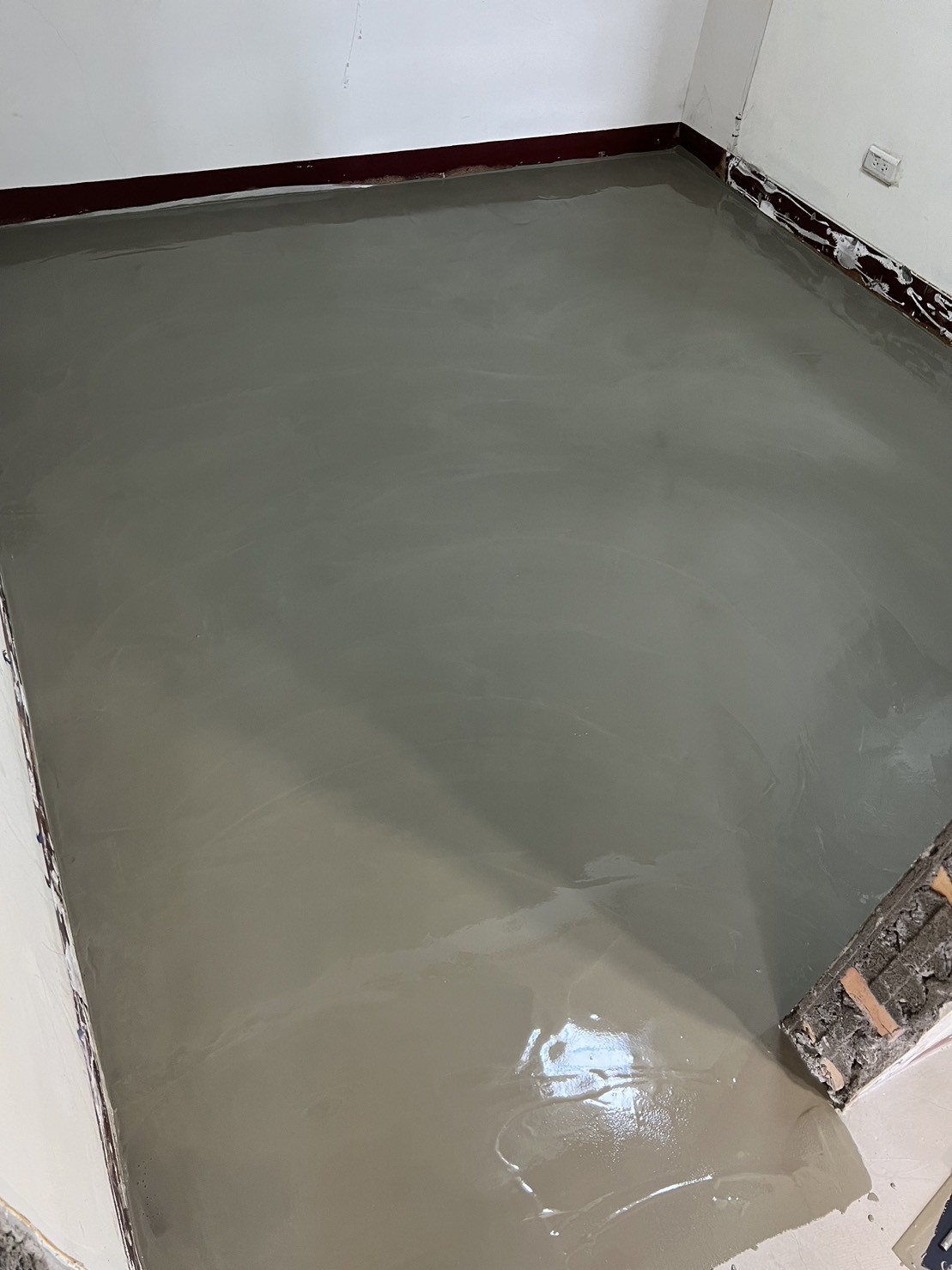 自平泥工程(地面整平)