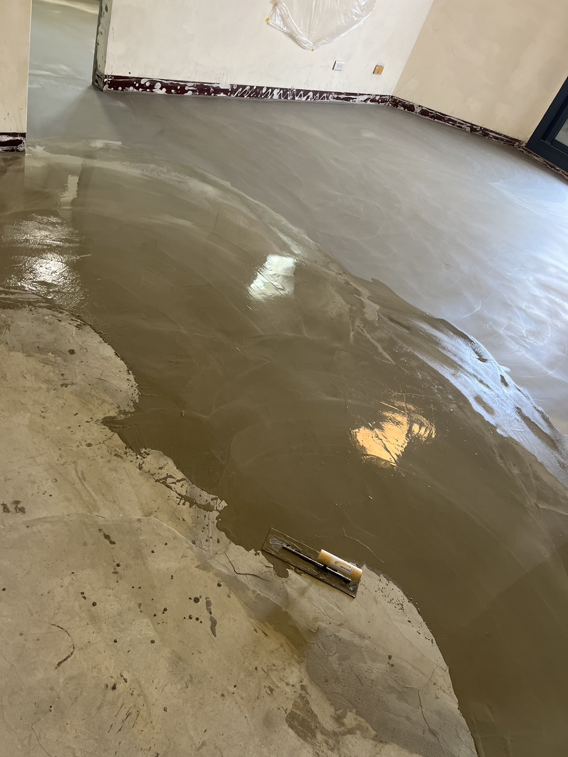 自平泥工程(地面整平)