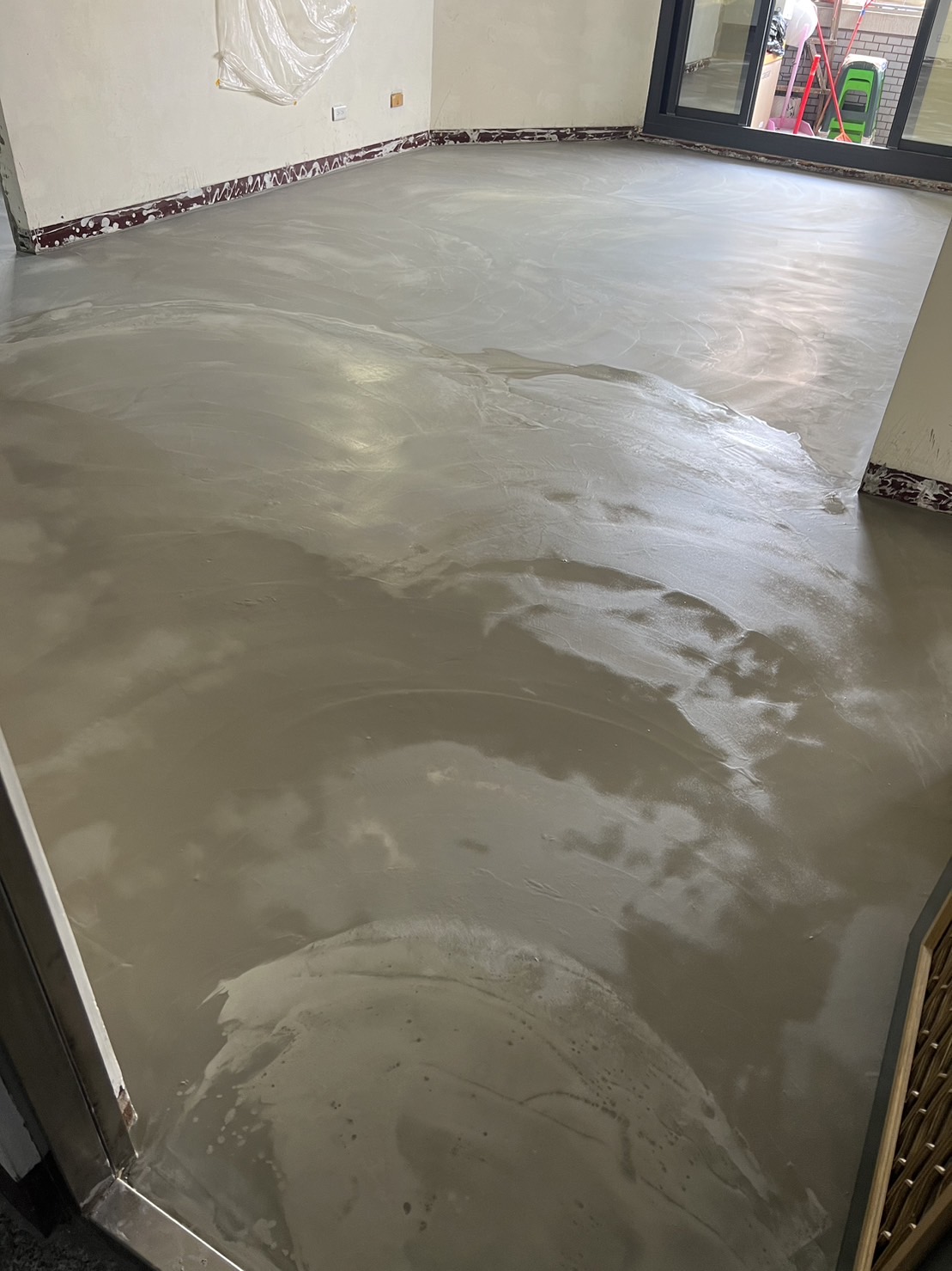 自平泥工程(地面整平)