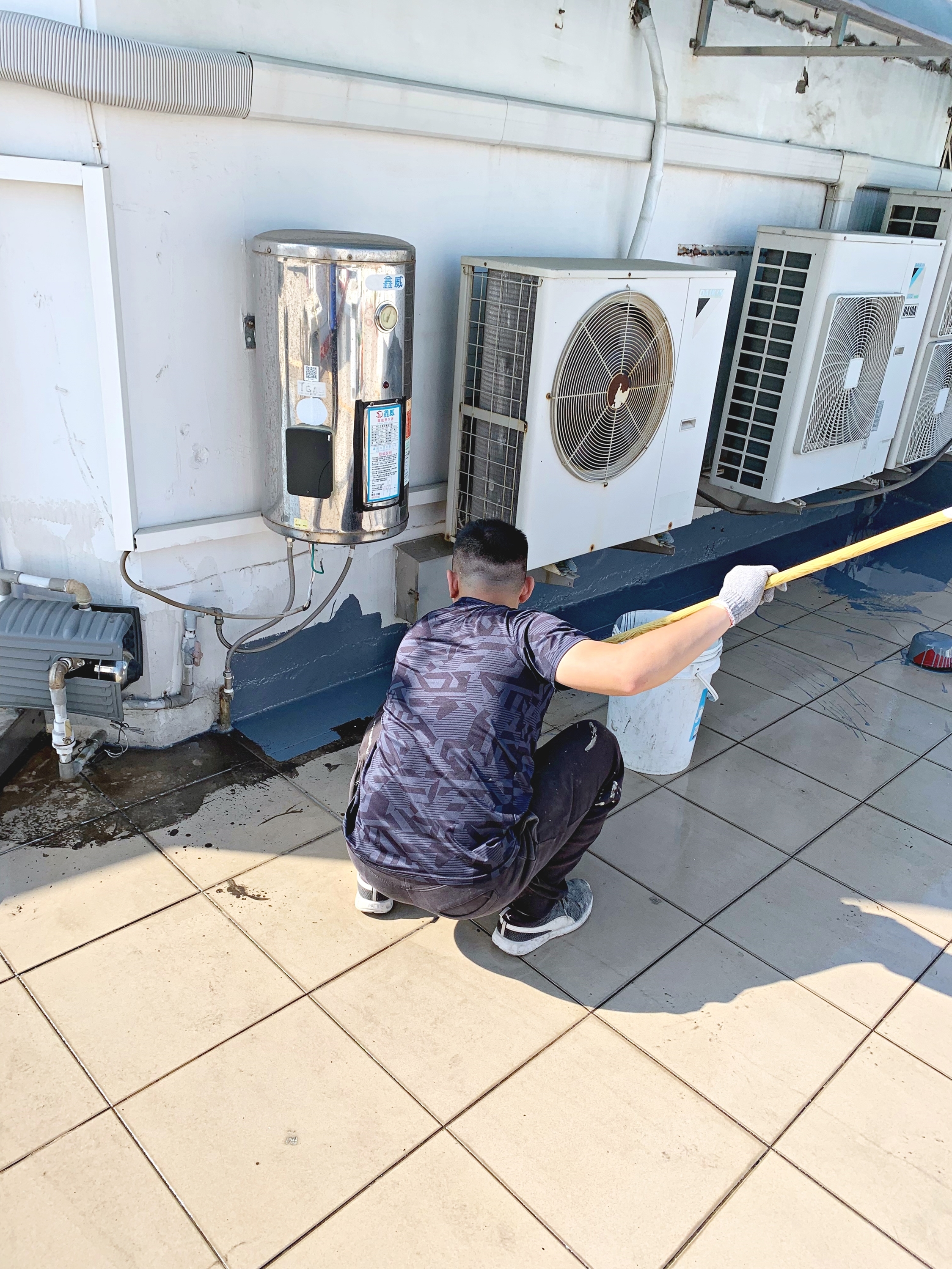 PU防水工程施工中