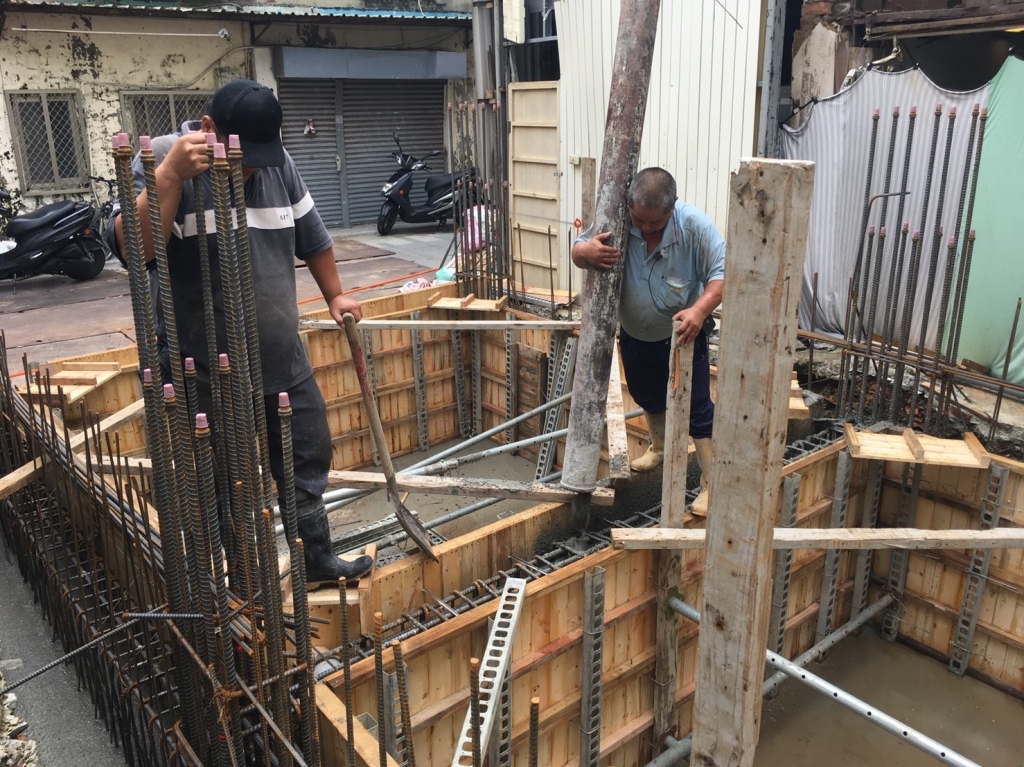 地樑&樓層灌漿-1