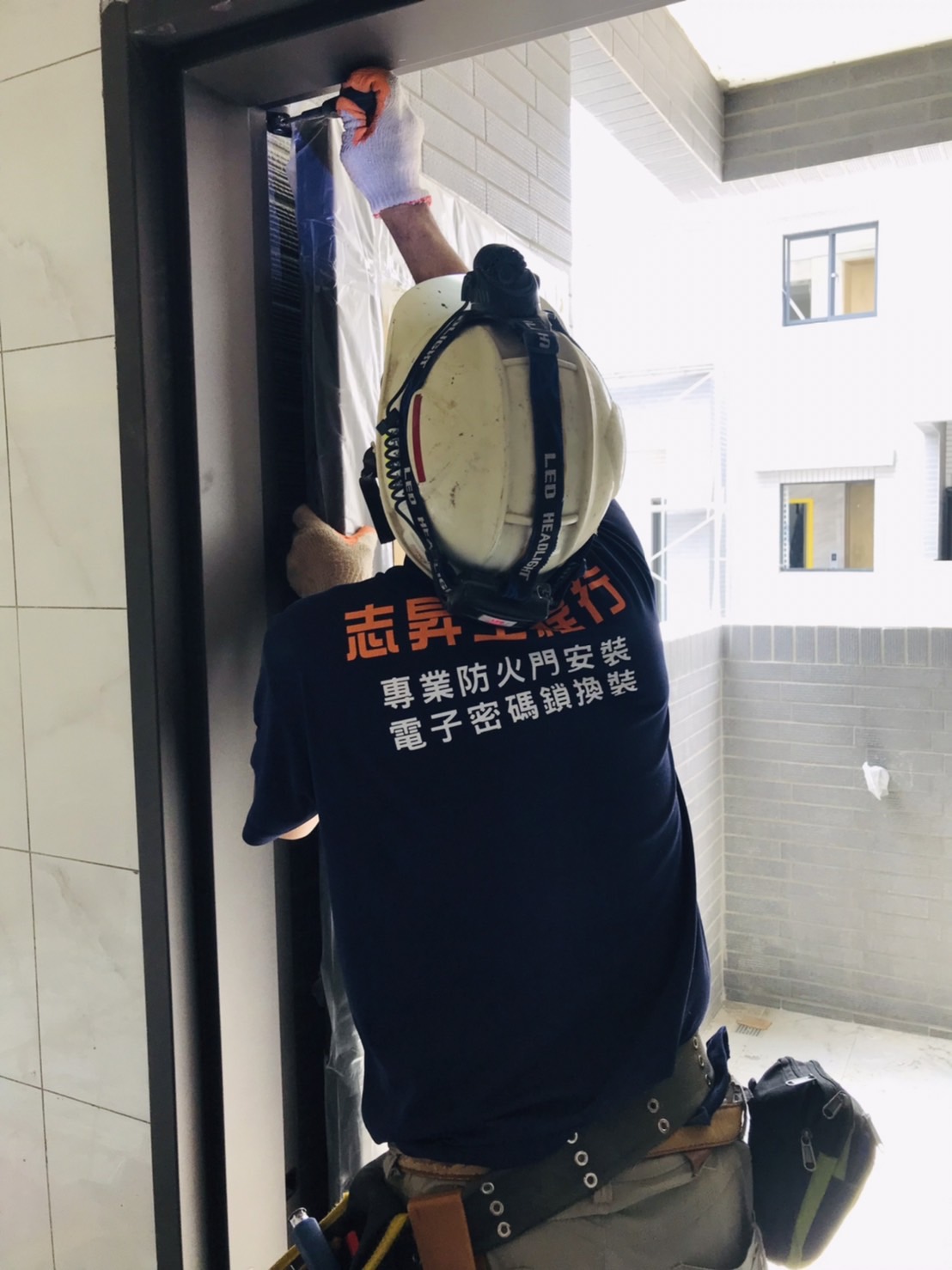 高雄林園區新建華廈防火門安裝