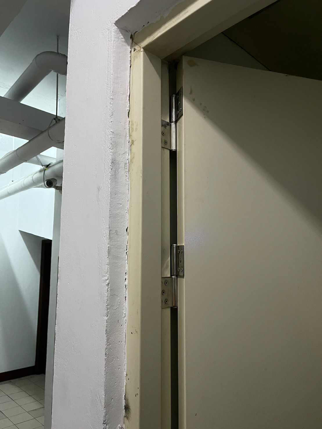 台南安平區社區大樓防火門維修