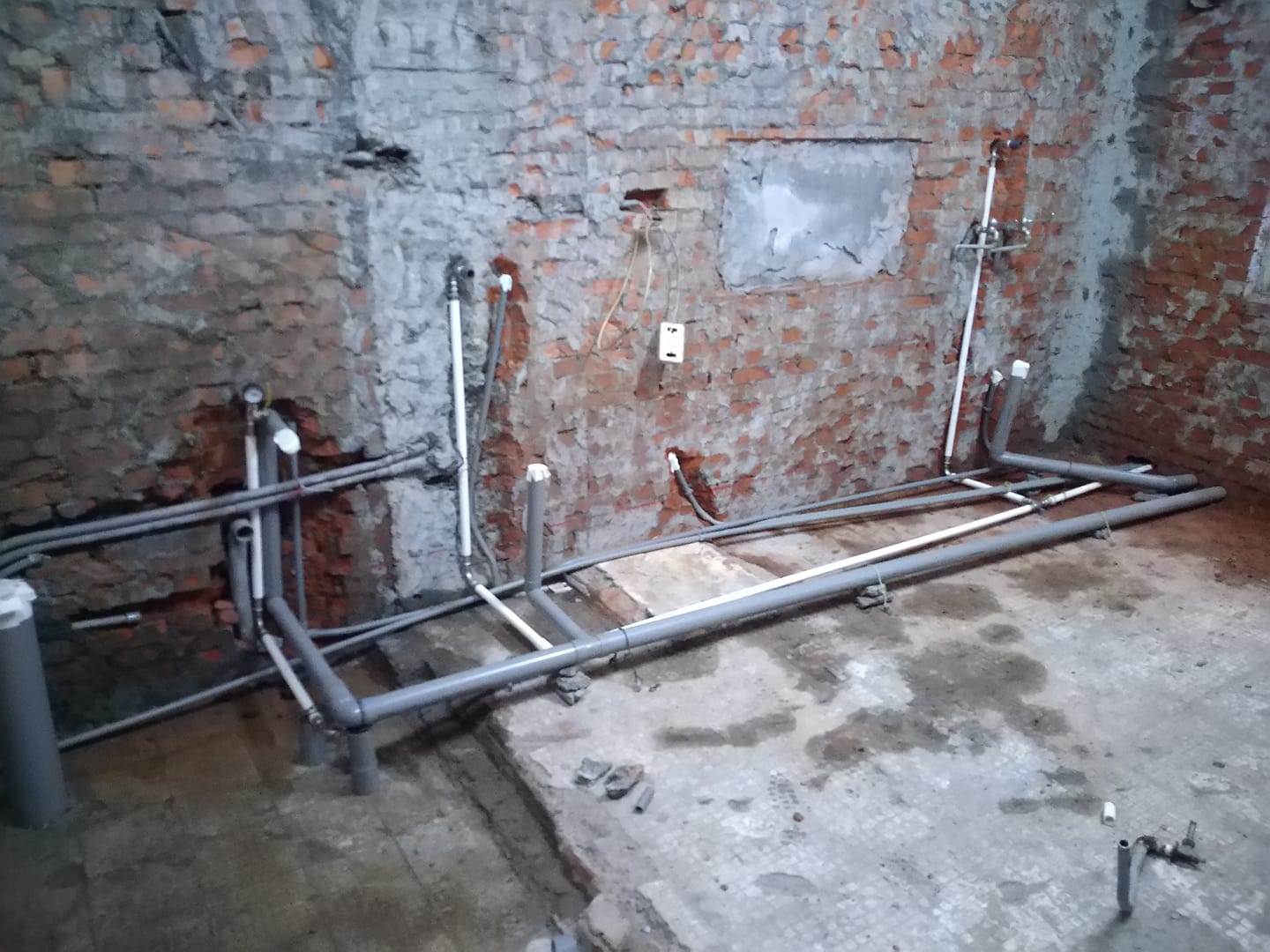 住宅新建,水電裝修,廠辦新建,冷氣裝修,室內規劃,油漆防水,房屋修繕,玻璃裝設,裝潢裝修