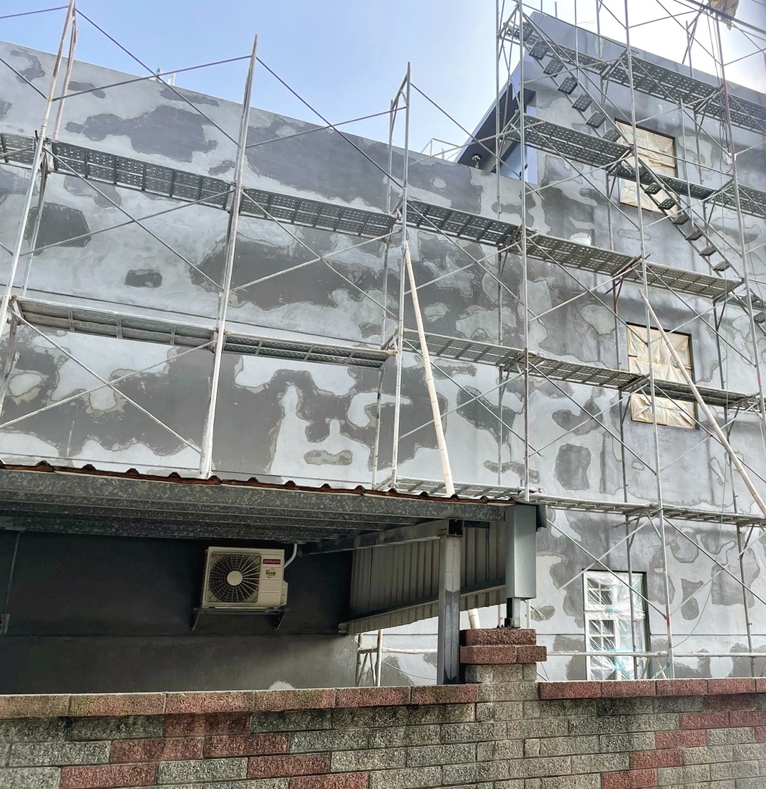 外牆PU防水工程-底漆+中材（不垂流PU）+面漆（隔熱霜）