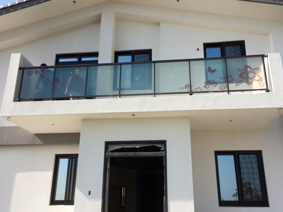 陽台帷幕強化玻璃