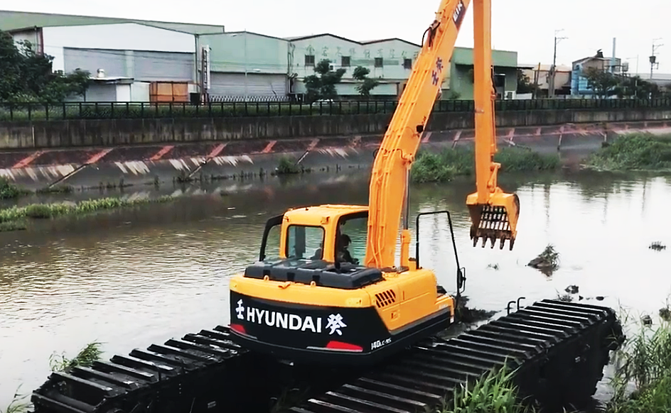 水陸兩用挖土機