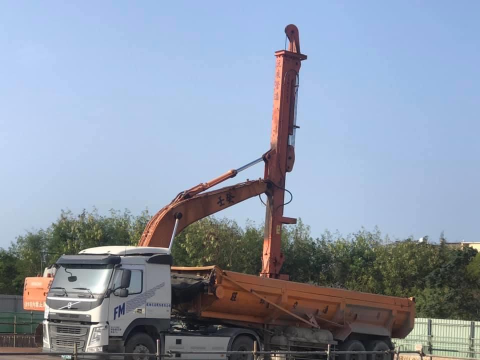 地下室挖土機設備